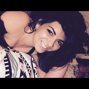 Meet your Posher, Courtney